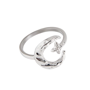 Anello aperto in argento sterling S925 con trama martellata e design a stella e luna