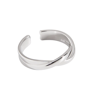 Minimalist S925 sterling silver twisted crossover open ring in elegant silver finish