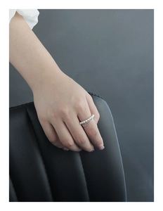 Detail view of double-layer S925 silver ring featuring pearls and chain link design