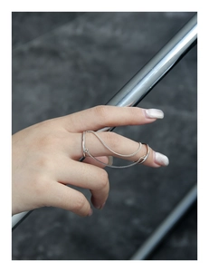 Minimalist S925 sterling silver double ring set with delicate chain link connection