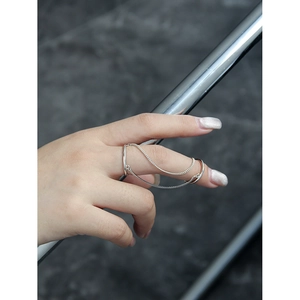 Minimalist S925 sterling silver double-ring finger jewelry with delicate chain link design