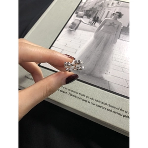 Detailed view of S925 sterling silver ring with liquid metal liquid bubble design
