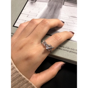 Minimalist S925 sterling silver chain ring with a stylish T-bar toggle clasp design