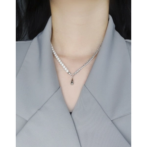 Minimalist S925 sterling silver pearl necklace with asymmetric chain and water drop pendant