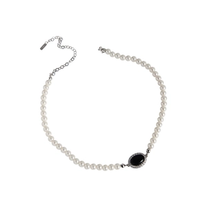 Minimalist S925 silver necklace with white pearls and a black agate oval pendant