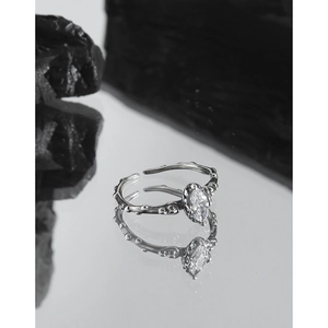 Retro S925 sterling silver open ring with marquise-cut zircon on black stone