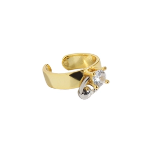 Manchette d'oreille dorée minimaliste avec zircone et perle argentée pour femme