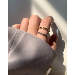 Set di anelli geometrici minimalisti in argento S925 con finitura a specchio lucida