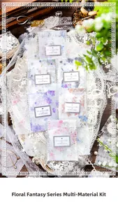 Papiers de scrapbooking floraux présentés sur un plateau en dentelle avec motifs d'art