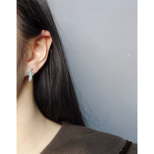 Minimalist S925 sterling silver geometric stud earring with green jade and feather pendant