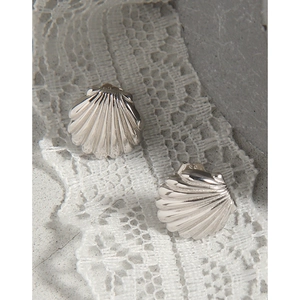 Minimalist shell-shaped S925 sterling silver stud earrings with metallic stripe texture