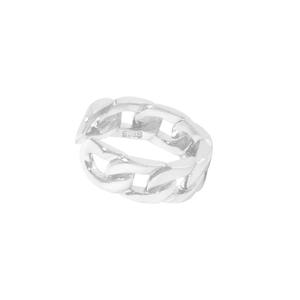 Minimalist S925 sterling silver ring featuring a polished Cuban link chain design on white background