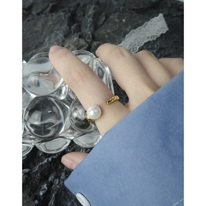 Modern S925 silver gold-plated ring with large white pearl and irregular wrinkled texture