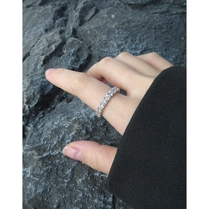Minimalist S925 sterling silver gear ring with sparkling pavé cubic zirconia for women