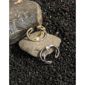 Modern S925 sterling silver double layered cross ring with white pearl on black stones