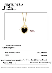 Détail du pendentif cadenas cœur en argent S925 avec agate noire et cadre doré gravé