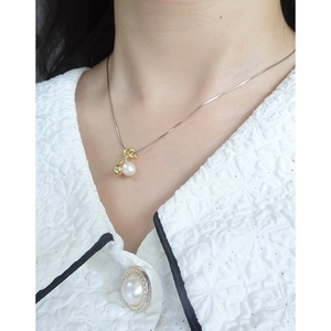 Collana in argento S925 con pendente di perle a stella marina su catena dorata
