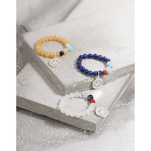 Set di tre anelli in argento S925 con perline in pietra naturale e ciondoli a forma di smiley