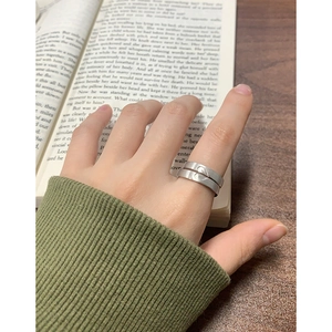 Bagues de couple en argent S925 avec gravure de cœur et finition mate brossée
