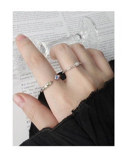 Détails de bagues empilables en argent S925 avec zircon bleu et pierres vertes
