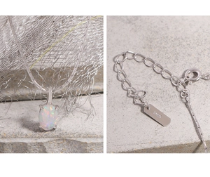 Vue détaillée du collier en argent sterling S925 avec opale et fermoir à bascule