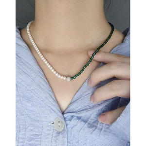 Elegant S925 silver necklace with asymmetrical white pearls and green sandstone beads