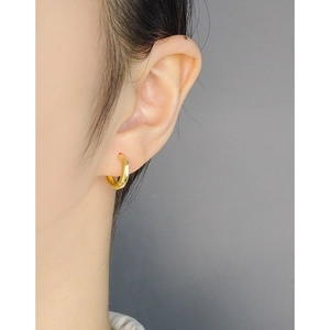 Minimalist S925 silver hoop earrings with irregular gold finish for a luxury style