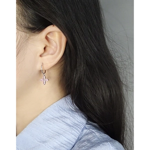 Élégantes créoles en argent sterling S925 avec breloques fleurs de cerisier en zircon rose