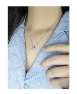Détail du collier à pendentif haricot irrégulier en argent sterling S925 pour femme