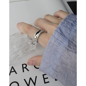 Minimalist S925 sterling silver open ring with irregular hollow concave design on model