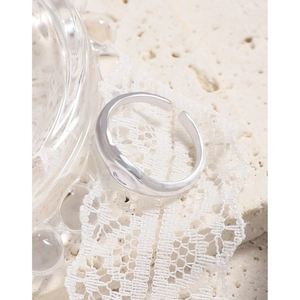 Minimalist S925 sterling silver open ring with polished irregular wave design for women