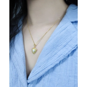 S925 silver vintage heart pendant necklace with pearl and gold textured finish