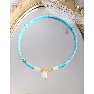 Collana barocca in turchese con chiusura in argento S925 dorato e pendente in perla d'acqua dolce