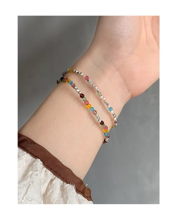 Detailansicht der S925 Silberperlenarmbänder mit bunten facettierten Kristallen
