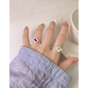 S925 sterling silver ring featuring a rose red zircon flower and silver petal design