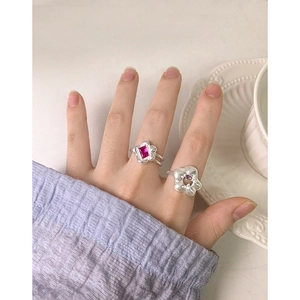 S925 sterling silver flower ring with fuchsia zircon gemstone in a vintage design