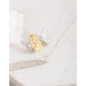 Minimalist S925 sterling silver croissant hoop earrings in gold and silver finish