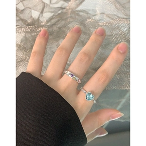 S925 silver ring set featuring a heart-shaped blue gemstone and colorful wavy band