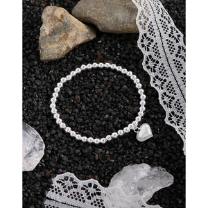 Bracelet minimaliste en perles d'argent S925 avec pendentif cœur sur socle en pierre