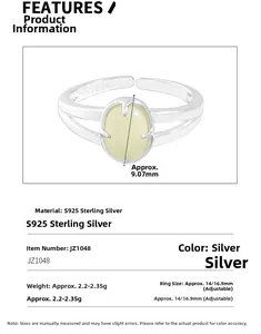 Detailansicht des S925 Sterlingsilberrings mit grünem Kristall und Größenangaben