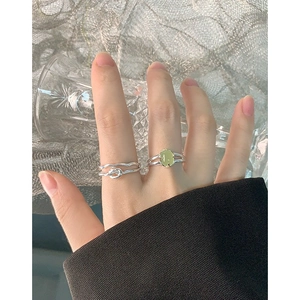 Elegantes S925 Sterlingsilber Ring-Set mit ovalem grünen Kristall und gedrehtem Band