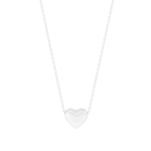 Collier minimaliste en argent S925 avec pendentif cœur 3D sur fond blanc