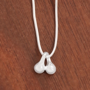 Collier en argent sterling S925 avec pendentif cerise et chaîne serpent élégante
