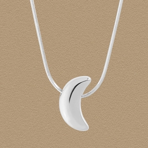 925 Sterling Silver Moon Pendant Necklace Minimalist Snake Bone Chain Clavicle Chain Jewelry For Women Shiny Moon Jewelry