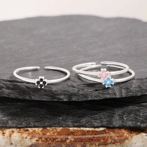 Bagues fleurs réglables en argent S925 avec zircons colorés sur socle en pierre noire