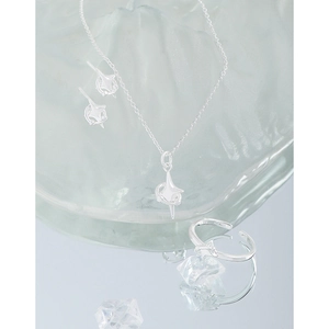 Elegant S925 sterling silver jewelry set featuring minimalist star earrings and necklace