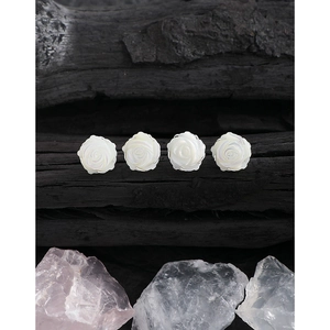 Élégantes boucles d'oreilles roses en nacre argent S925 sur bois sombre et cristaux