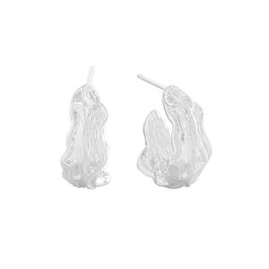 Minimalistische S925 Sterlingsilber Ohrstecker mit unregelmäßiger Wellenstruktur