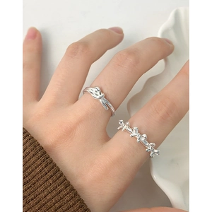 Minimalist S925 silver knot and bow rings set with bright metallic finish for women