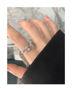 Detailed close-up of S925 silver heart agate ring with textured irregular design